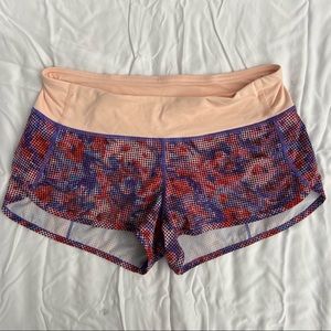Lululemon Speed Up Low-Rise Lined Short 2.5" - Size 6